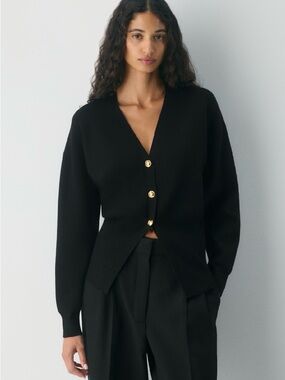 Aritzia Tribeca Cardigan 2026 in Black